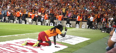 LEYU乐鱼体育官方网站-法甲升班马快速适应顶级联赛经验分享，德甲升班马夺冠奇迹