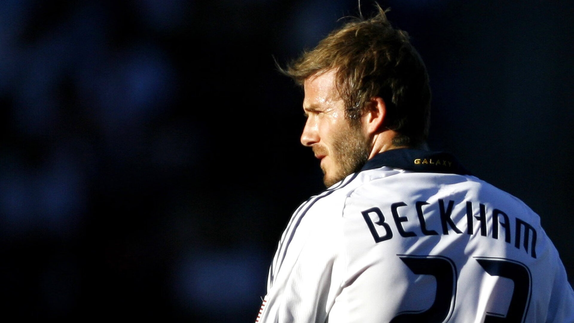 俱乐部球员参与社区义诊活动 回馈基层群众，义诊活动进社区